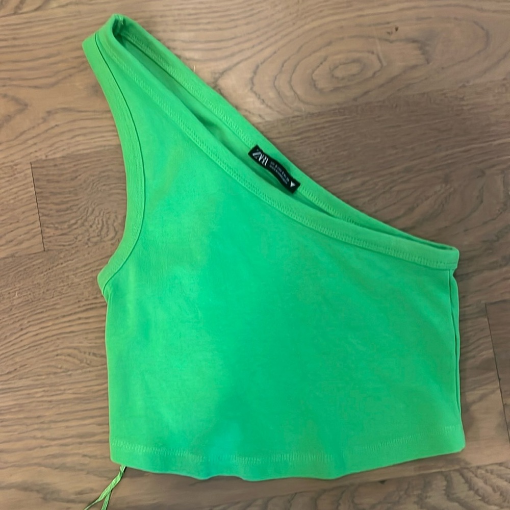 Zara top size small